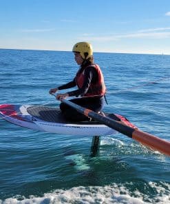 1ère étape de l'apprentissage en Wake Foil : voler à genoux.