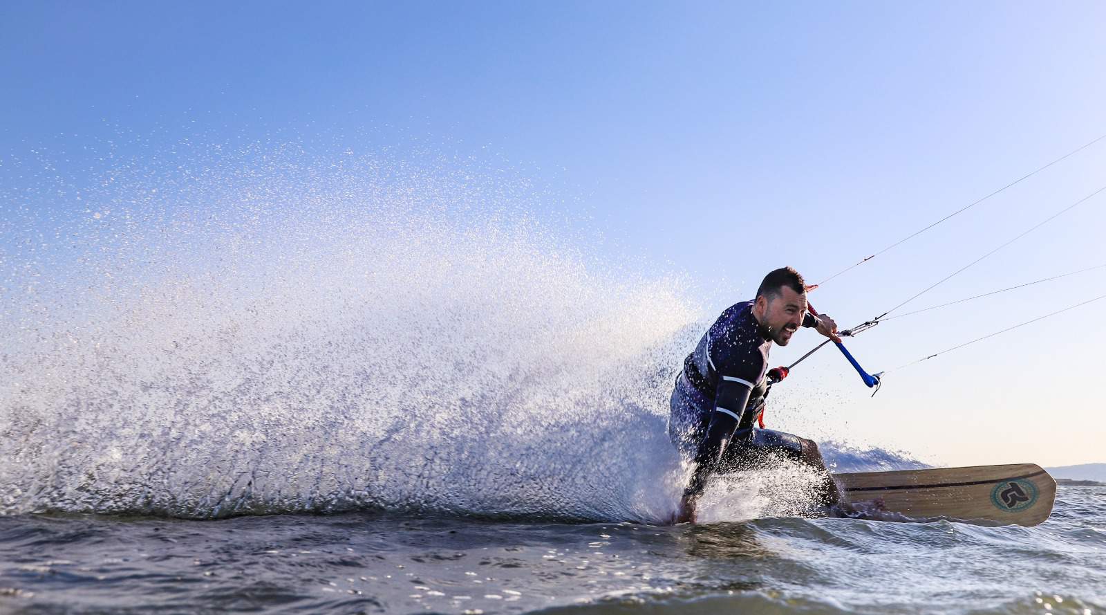 Session Kite Surf en Tiki sur l'étang d'Ingril avec le Tiki Center