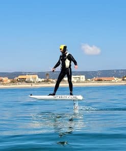 Voler au dessus de l'eau en E-foil