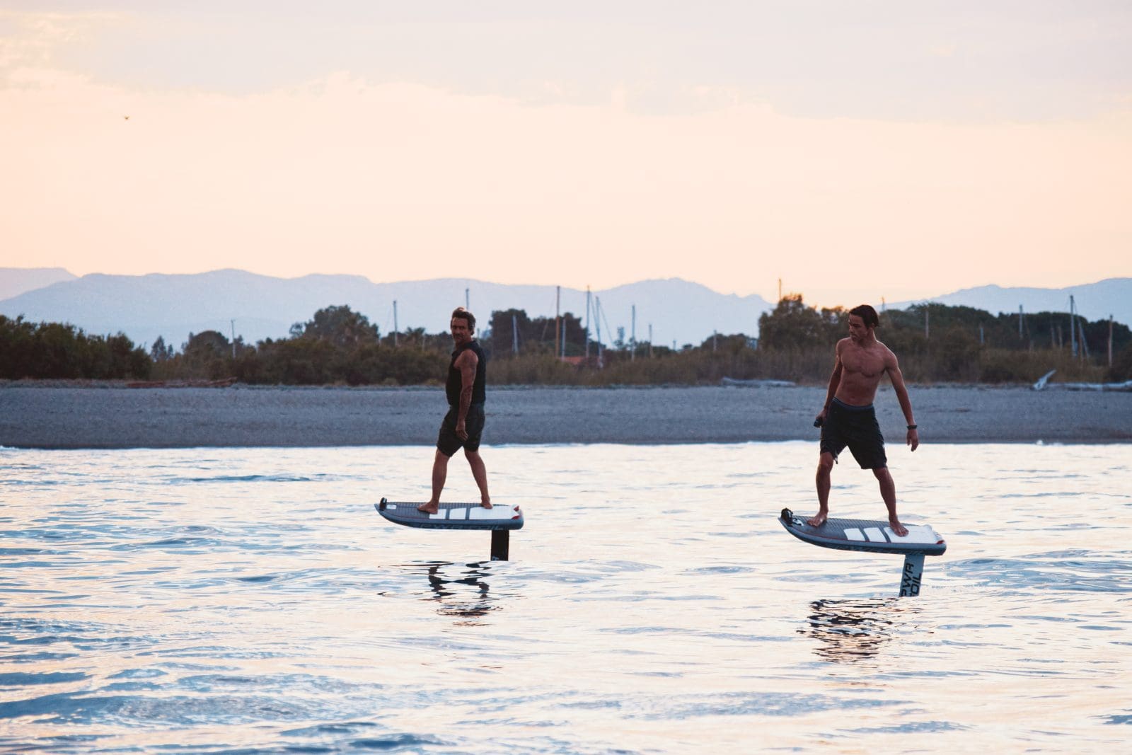 Cours de E-foil en Duo avec le Tiki Center